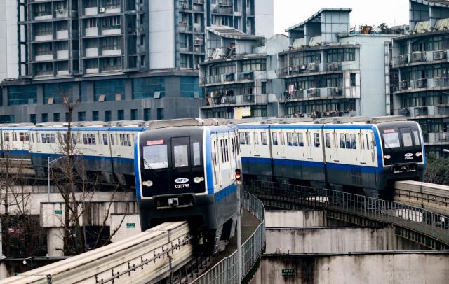 重慶軌道交通的車(chē)型問(wèn)題:解決山城特殊性,過(guò)多車(chē)型也造成困難